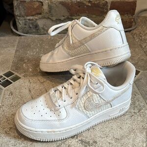 Nike Air Force 1 ‘07 SE Low Top Sail Sneaker